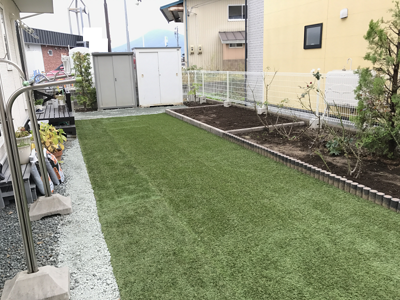 盛岡市でお庭リフォーム♪人工芝とフェンス囲いでワンちゃんが喜ぶドッグランが完成！花壇や植木もきれいになりました！